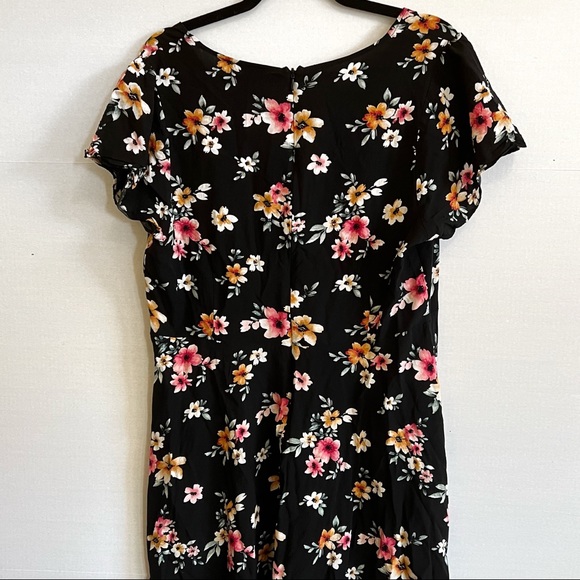 Forever 21 + Floral Faux Wrap Dress - Picture 3 of 5